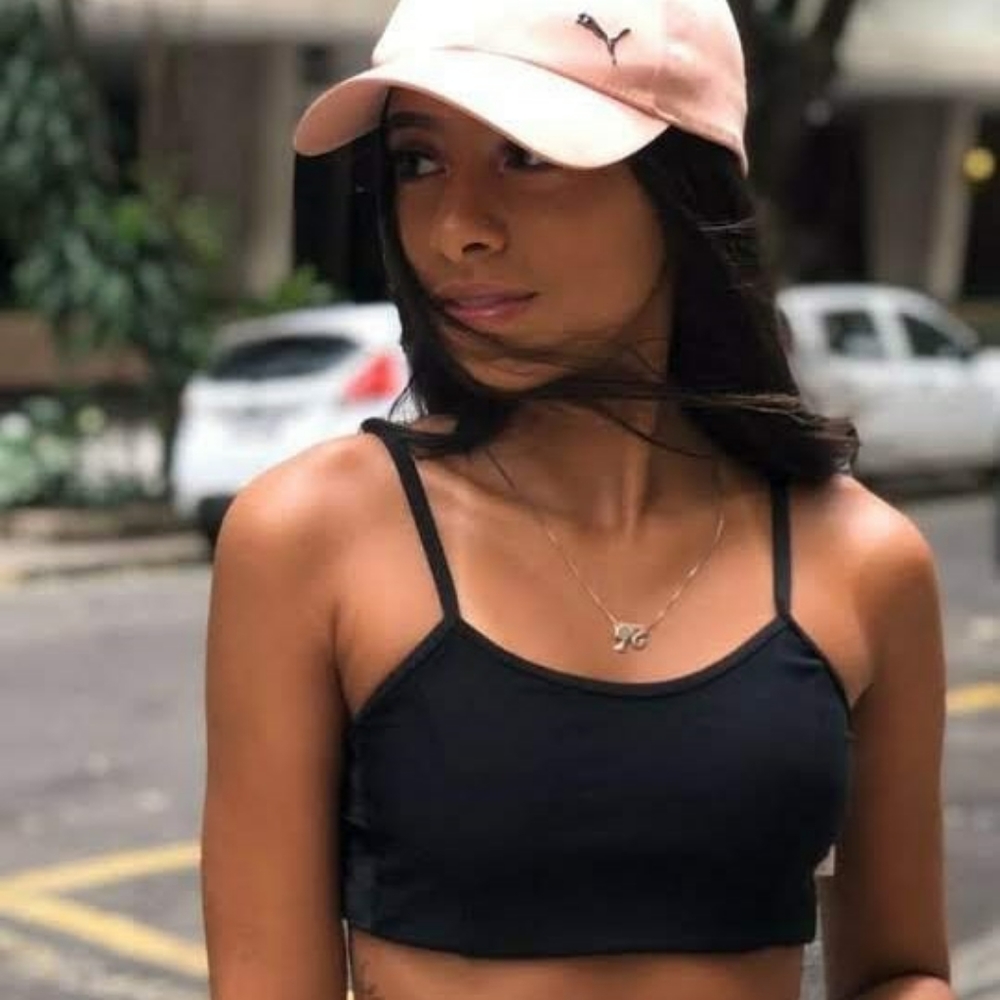 Meet your Posher, Leticia